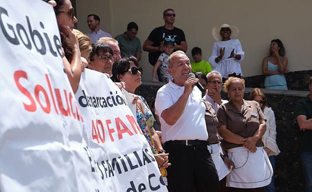 Ultima protesta de los trabajadores de ambos hoteles de la cadena Riu, en Corralejo, en julio de este año. /Javier Melián / Acfi Press