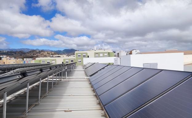 Paneles solares en Las Palmas de Gran Canaria. / 