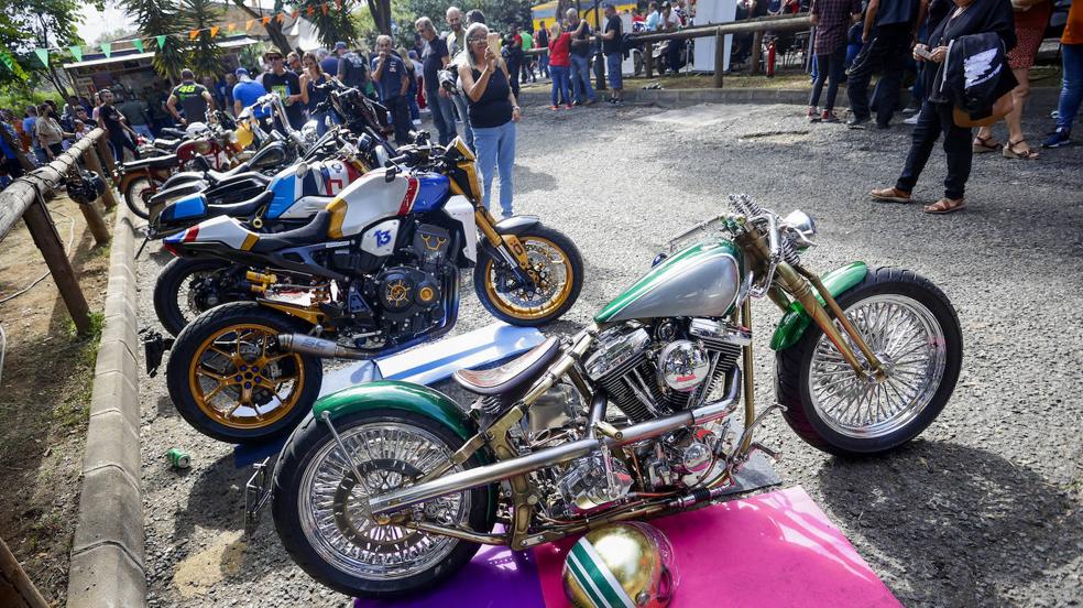 Las 'Viejas Glorias' invaden Valsequillo con joyas motorizadas