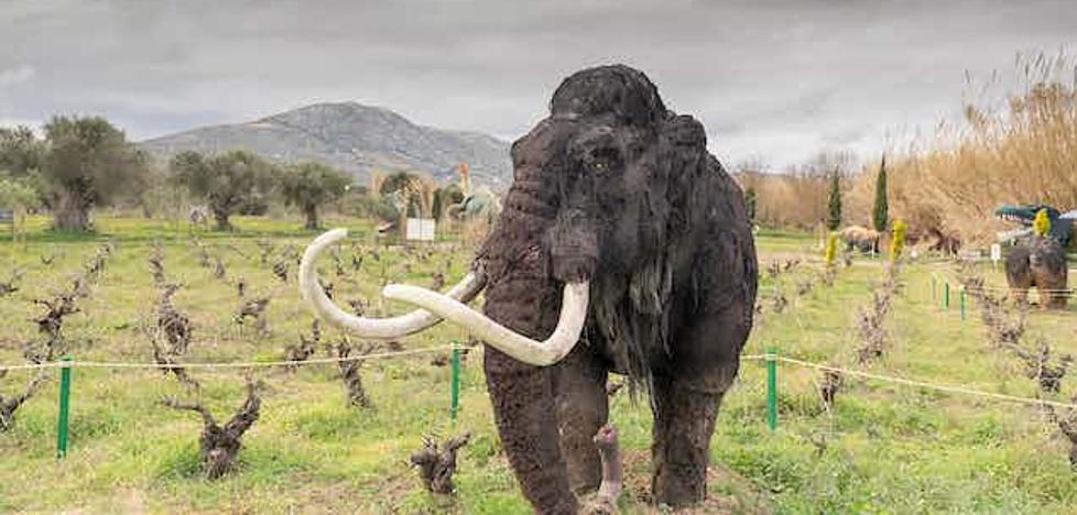 De-extinction: what if we resurrected a mammoth and then a dinosaur?