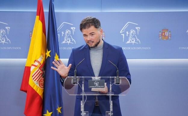 El portavoz de ERC en el Congreso de los Diputados, Gabriel Rufián, durante una rueda de prensa /Alejandro Martínez Velez / EP