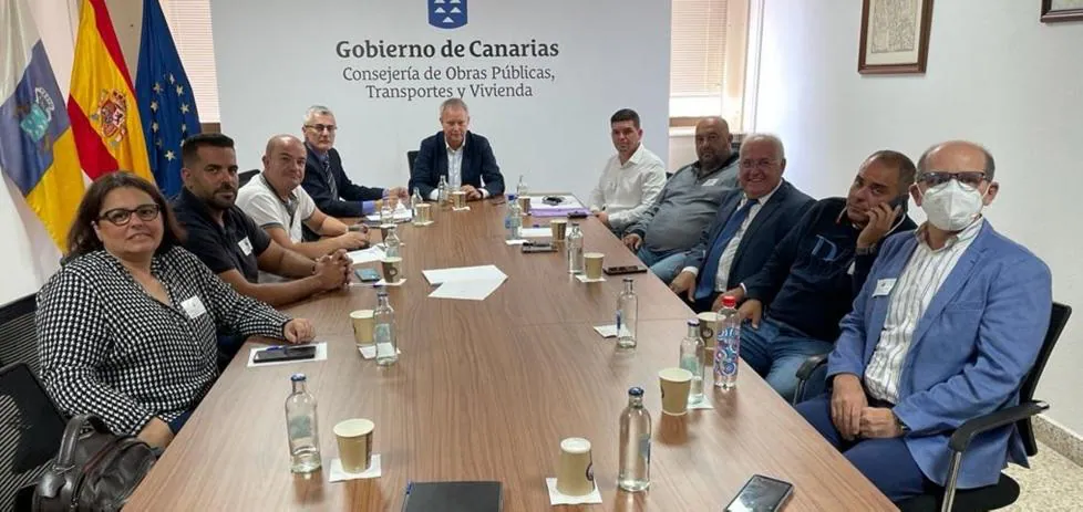 The Canary Islands carriers are considering suspending the planned strike starting next Monday