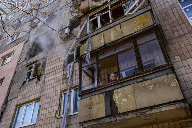 Ucrania bombardea un mercado en Donetsk